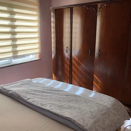 Ozzy Homes Muethis Katta 아파트